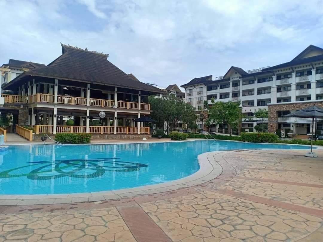 Ri'S One Oasis W Free Pool Back Of Sm City Mall Davao Номер фото